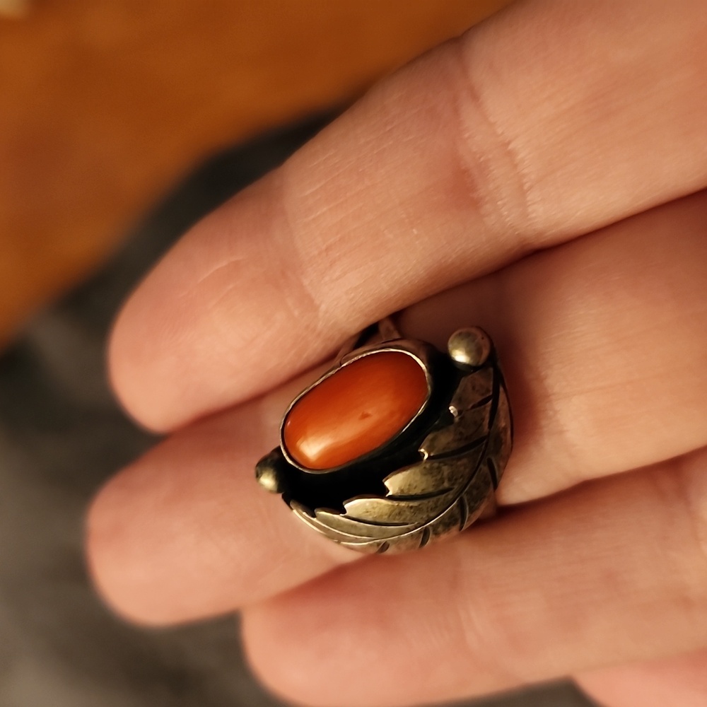 Arizona Navajo coral silver ring. - Picture 11 of 12
